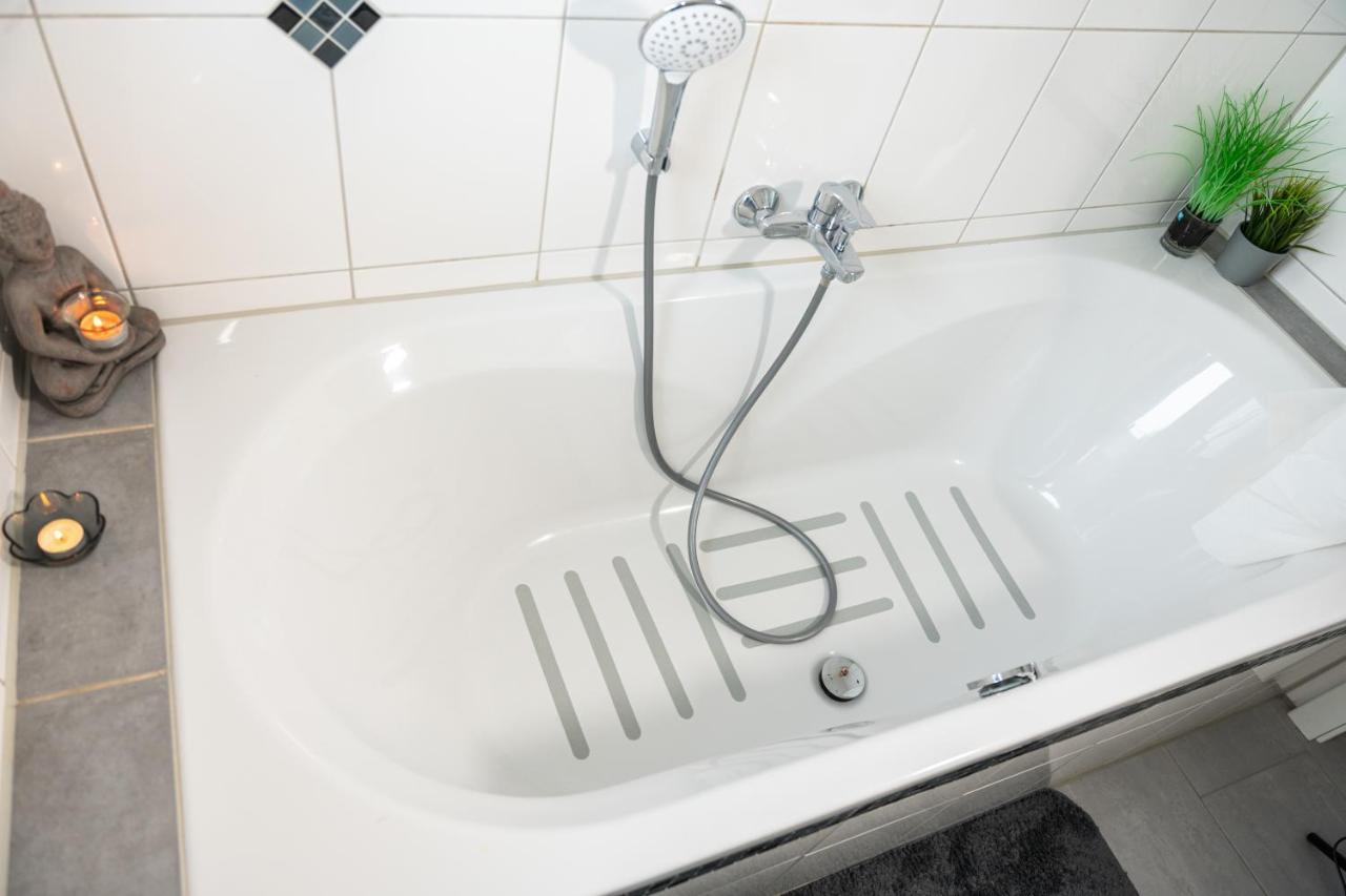 #2 Grosses Zimmer Mit Pool Und Garten 梅明根 外观 照片
